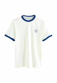 Biała bawełniana koszulka z niebieskim prążkowanym kołnierzem i mankietami na rękawach. Na lewej stronie klatki piersiowej znajduje się małe, okrągłe logo.