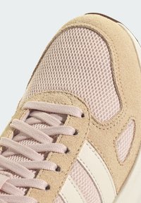 adidas Performance Silniční běžecké boty - quartz off white crystal sand