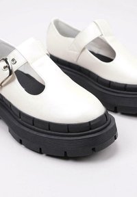 LIMMA BRAVE - Zapatos sin cordones - white