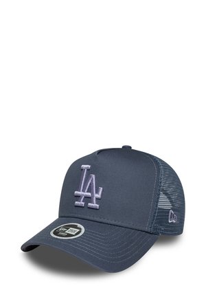 Dunkelblaues Baseballcap mit Netzrücken, das auf der Vorderseite ein erhabenes, gesticktes "LA"-Logo in helllila zeigt. Leicht gebogener Schirm.