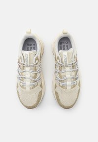 New Balance TEKTREL - Trail hardloopschoenen - white