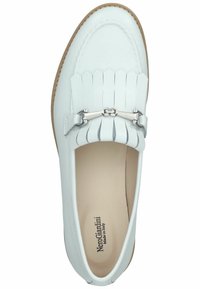 Hvide læder loafers med frynsedetaljer og sølvhardware. Rundt tådesign og glat tekstur. Brandnavn synligt indeni.