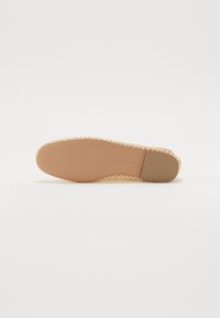 Steve Madden MAJORCA - Ballerines - gold raffie