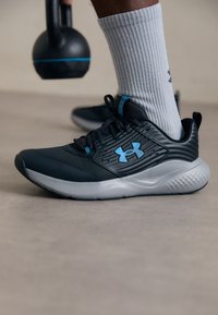 CHARGED COMMIT TR 4 - Trainingsschuh - anthracite/steel/ether blue