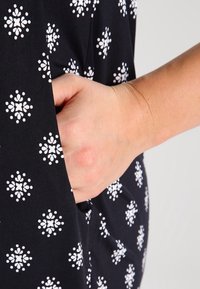 Evans Sukienka etui