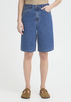 Denim bermudashorts i mellemblå med lige snit, højtaljet, forlommer og diskrete falmede detaljer.