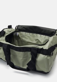 The North Face BASE CAMP DUFFEL - M - Saco de viagem - tea green/black