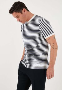 Buratti REGULAR FIT - Triko s potiskem - indigo
