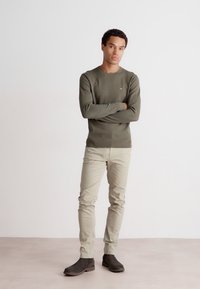 Calvin Klein Jeans EVA BOOT MID CHELSEA ICONIC - Klasične gležnjače - brown