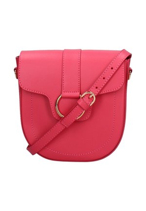 Roze synthetisch leren schoudertas met een afgeronde vorm, flap-sluiting, gouden hardware accenten en een verstelbare schouderband.
