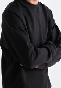 HUGO Sudadera - black