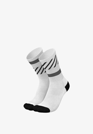 RUNNING DISRUPTS - Sportsocken - weiß
