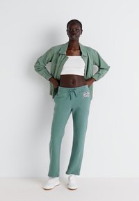 GAP HERITAGE - Tepláky - district green