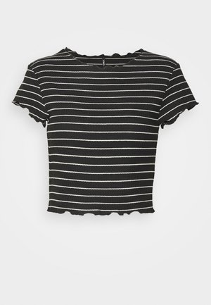 Top cropped com riscas em preto e branco, textura canelada, mangas curtas com bordas em pico, decote redondo, corte descontraído.