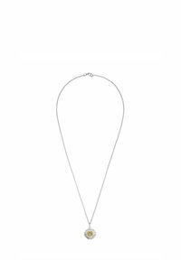 Collana in argento con ciondolo a forma di girasole caratterizzato da un centro giallo e da dettagli testurizzati simili a petali che lo circondano.