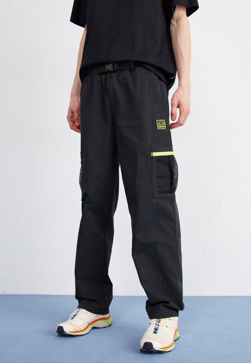 Ellesse - MIZOLA - Pantalon cargo - black, Agrandir