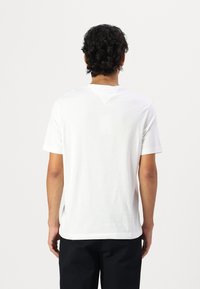 Tommy Hilfiger MONOTYPE LABEL TEE - Basic T-shirt - white
