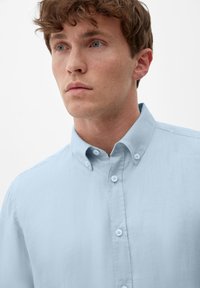 s.Oliver MIT BUTTON DOWN KRAGEN - Koszula