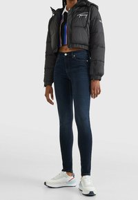 Tommy Jeans Vaqueros pitillo - black denim