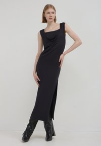 Calliope LUNGO CON CAPPUCCIO - Freizeitkleid - ultrablack