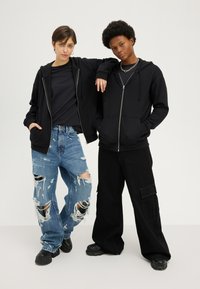 Thumbnail Image 2