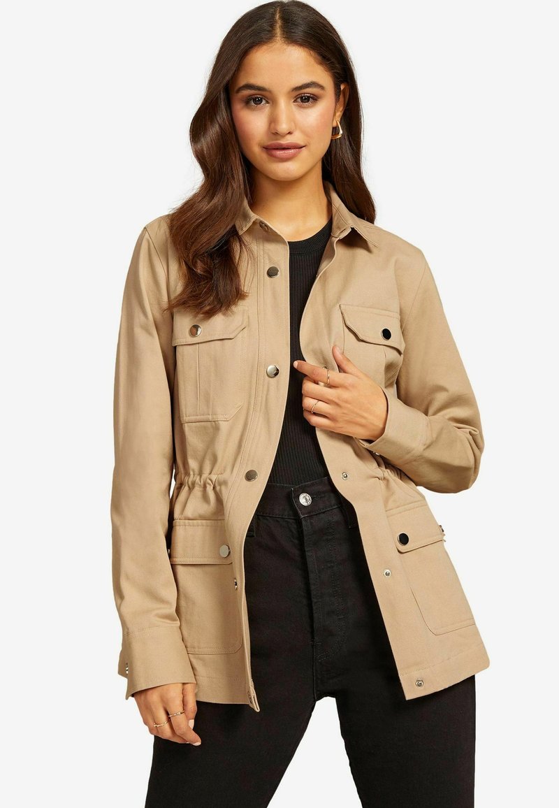 Friends Like These UTILITY POCKET REGULAR FIT - Letná bunda - stone