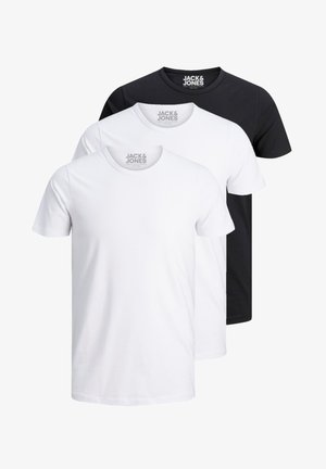 Drei T-Shirts in Weiß und Schwarz, aus Baumwolle. Jedes hat einen Rundhalsausschnitt und kurze Ärmel, mit einem Logo, das am Halsausschnitt sichtbar ist.
