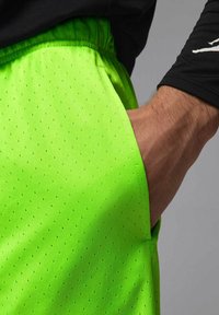 Jordan MESH SHORT - Korte broeken - electric green black