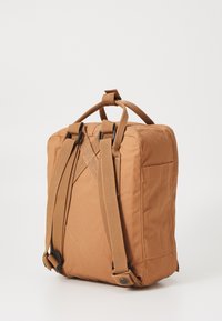 Fjällräven KÅNKEN MINI UNISEX - Nahrbtnik - khaki dust
