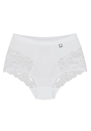Bílé kalhotky se hladkým mikrovláknovým předním dílem a propracovanými krajkovými bočními částmi se vlnitými okraji. Obsahují malé logo na přední straně.