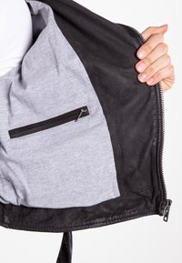 Oakwood Skinnjacka - black