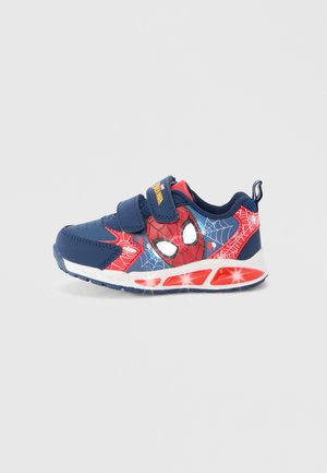 Zapatillas infantiles azules y rojas con tira de velcro, con diseño de Spider-Man, material texturizado y detalles brillantes en la suela.