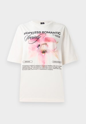Bílý oversized tričko s grafikou růžové orchideje a černým textem "HOPELESS ROMANTIC Society" s popisným textem níže.