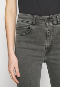 Levi's® Vaqueros pitillo - grey denim