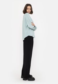 Soft Rebels SRFREEDOM WIDE  - Nööpidega pluus - gray mist