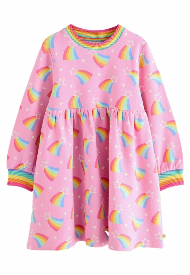 Robe rose à manches longues avec un motif d'arcs-en-ciel multicolores en forme d'étoiles filantes et des poignets et un col côtelés rayés arc-en-ciel.