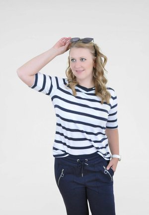 GESTREIFT - T-Shirt print - weiß