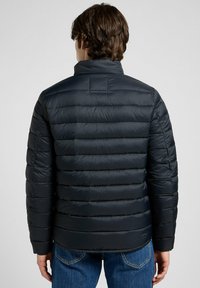 Lee PUFFER - REGULAR FIT - Talvitakki - black