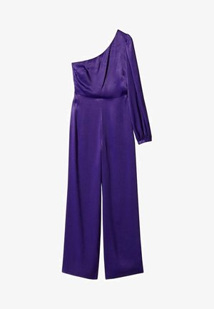 Fioletowy kombinezon z satyny, z jedną długą rękawem i jedną odsłoniętą ramieniem, wyposażony w spodnie o szerokich nogawkach i dopasowaną talię.
