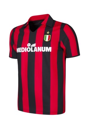 Rood-zwart verticaal gestreept voetbalshirt met kraag, gouden ster boven schildembleem en wit "MEDIOLANUM" sponsornaam op de borst.