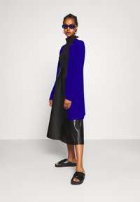 Morgan BLOCK - Cardigan - bleu roi