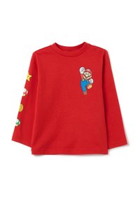 Roter Langarm-Sweatshirt aus Baumwolle. Auf der Vorderseite ist eine Cartoonfigur abgebildet, und die Ärmel sind mit Grafiken von Sternen und Pilzen verziert.