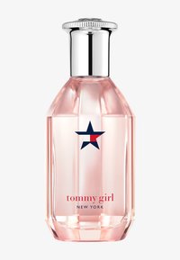 Bottiglia di vetro trasparente con liquido rosa, tappo argentato e logo a stella blu navy. "tommy girl" e "NEW YORK" stampati in rosso.