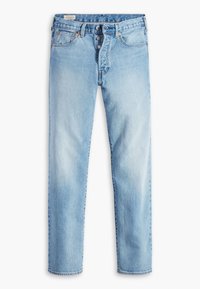 Jean en denim bleu clair avec braguette à boutons, poches avant et passants de ceinture, présenté à plat sur fond blanc.
