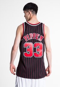 Mitchell & Ness NBA SWINGMAN CHICAGO BULLS 33 - Equipación de clubes - black/red