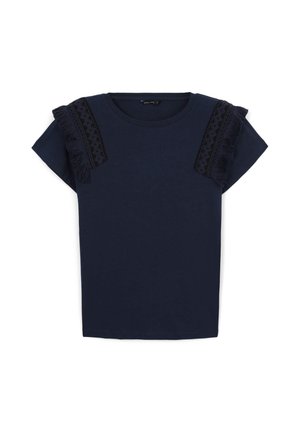 T-shirt blu navy con maniche corte, caratterizzato da pizzo nero testurizzato e dettagli con frange sulle spalle. Materiale in cotone morbido, vestibilità comoda.