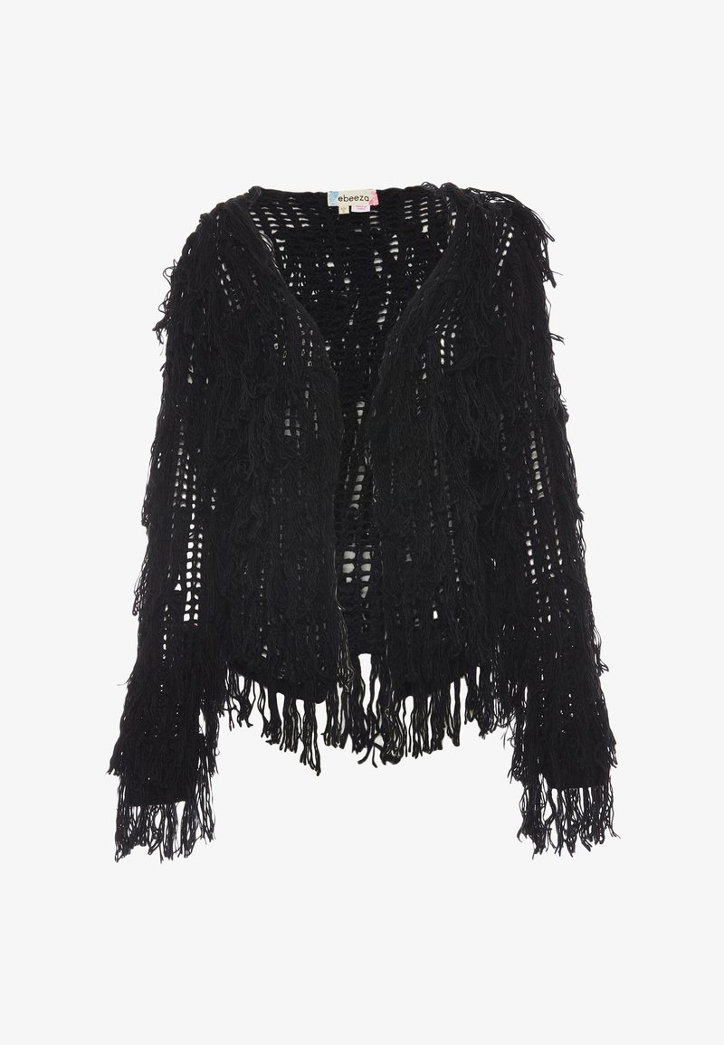 Czarny kardigan z szydełka z długimi frędzlami, otwarty przód i luźny, teksturowany wzór. Brak widocznych zapięć lub podszewki.