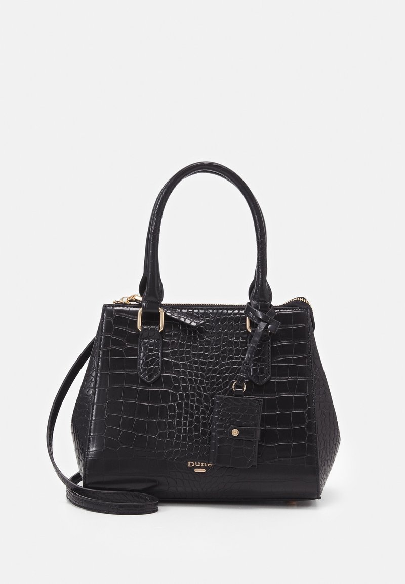Czarna torebka z fakturą krokodyla, z podwójnymi uchwytami, złotymi akcentami, odczepianą metką oraz zdejmowanym paskiem na ramię.