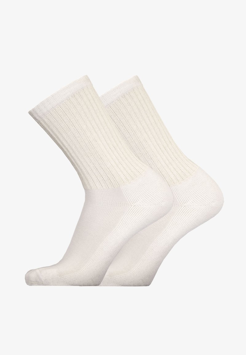 White cotton ankle socks, ribbed texture with a reinforced toe, featuring a soft cuff and smooth knit body, presented in pairs.