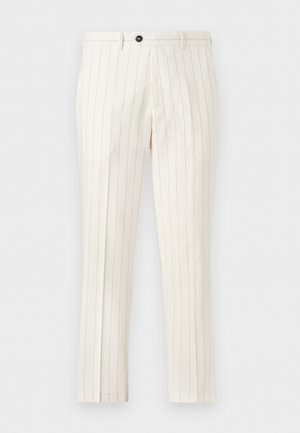 Pantalon blanc taille haute à fines rayures verticales grises, fermeture avant à boutons, coupe slim ajustée.